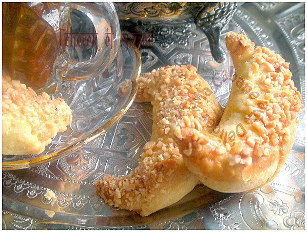 Tcharek ou tcherek el Ariane (croissants aux amandes)