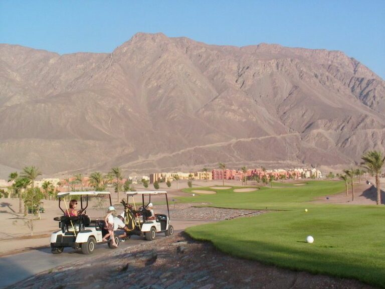 Terrain de golf de l'hotel souvenir de taba