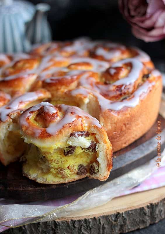 Brioche roulée crème patissière et raisins