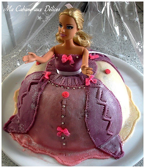 Gateau anniversaire poupee barbie