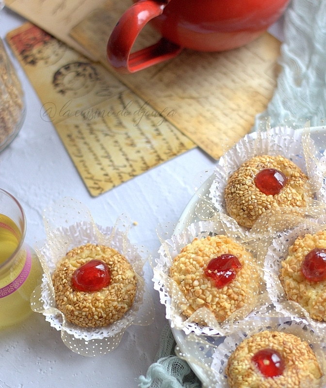 Petits fours aux sésames et amandes