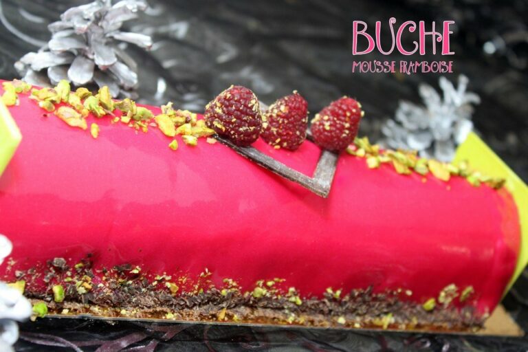 Buche de noel mousse framboises