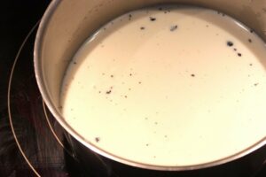 faire bouillir le lait avec la vanille