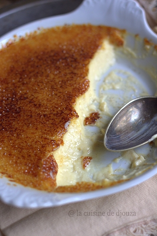 Ramequin de crème onctueuse brulée au sucre caramel