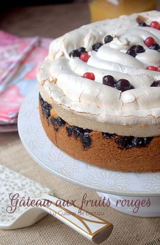 Gateau moelleux aux fruits rouges et meringuée