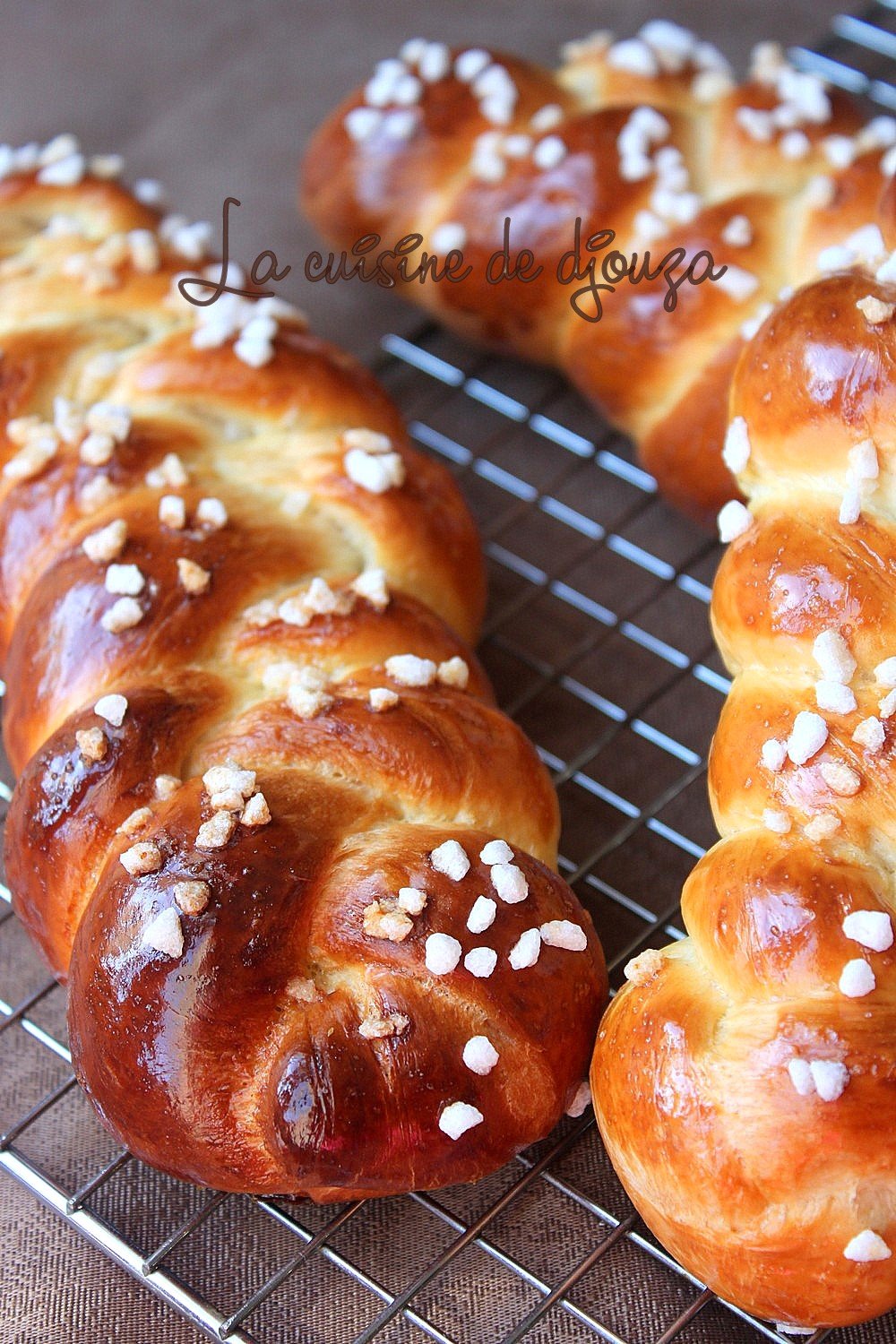 Brioche tressée au sucre 