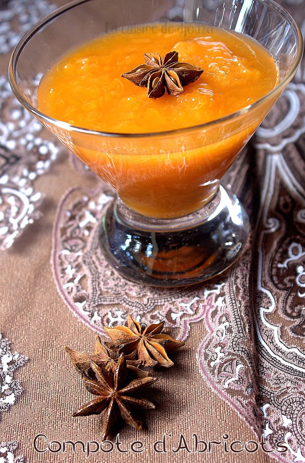 Compote d'abricot cuit à la badiane