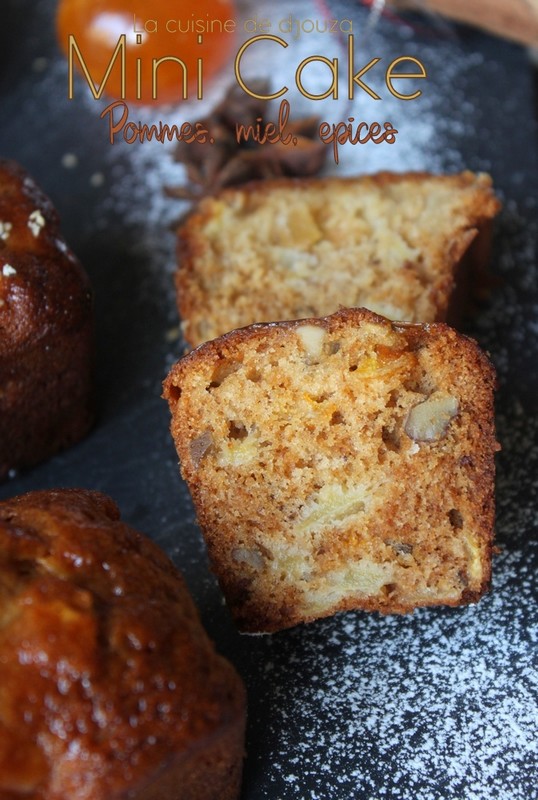 Petit cake aux pommes, noix et épices