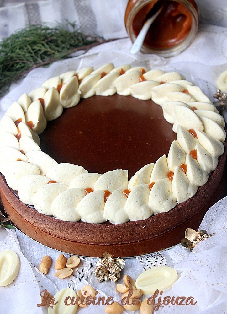 Tarte au caramel beurre salé, cacahuètes et ganache chocolat