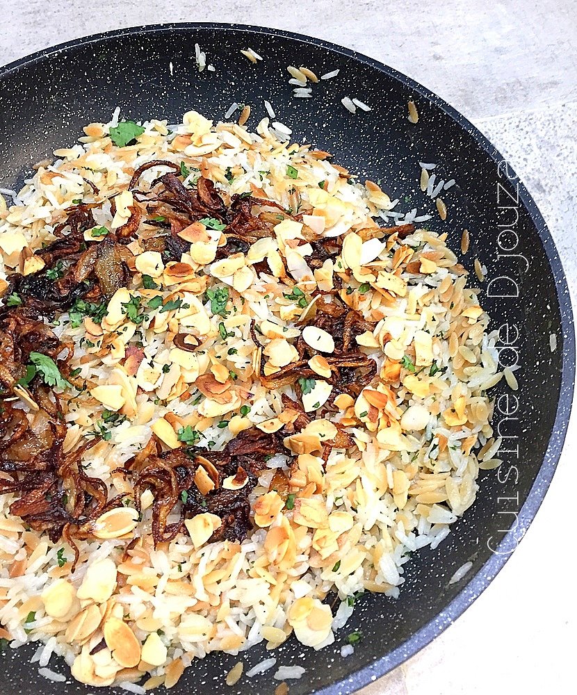 Pâtes et riz pilaf et ses brochettes