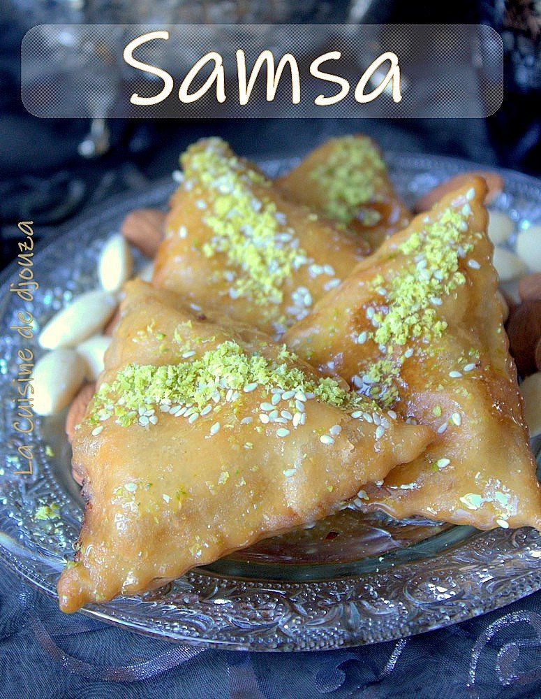 Samsas bel adjina louz (aux amandes)