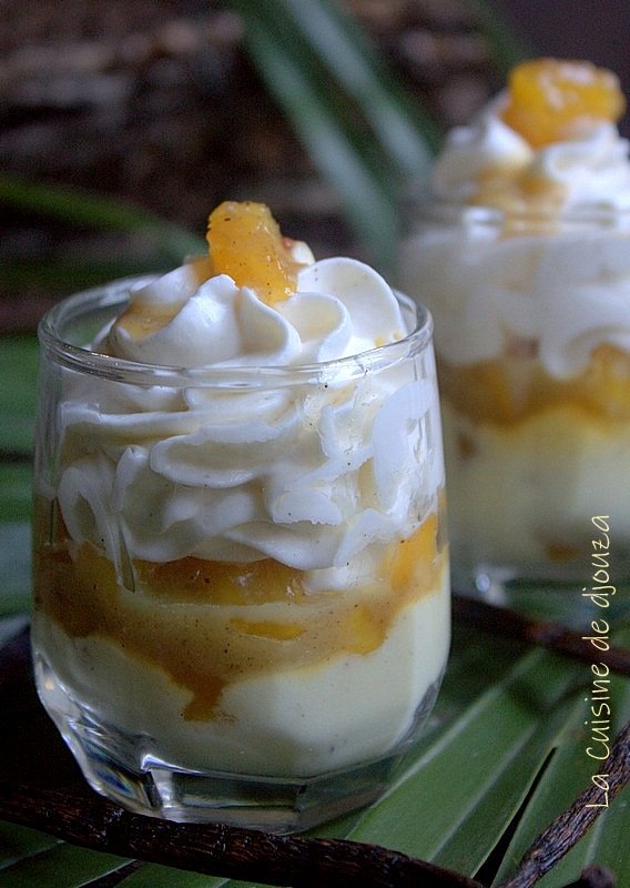 Verrine d'ananas frais caramélisée à la mousse mascarpone chantilly