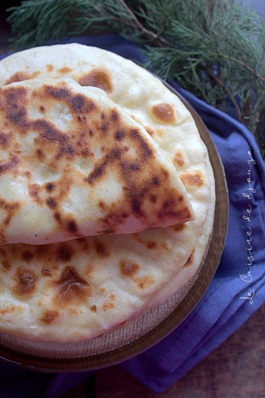 Pain au fromage à la poêle sans levure