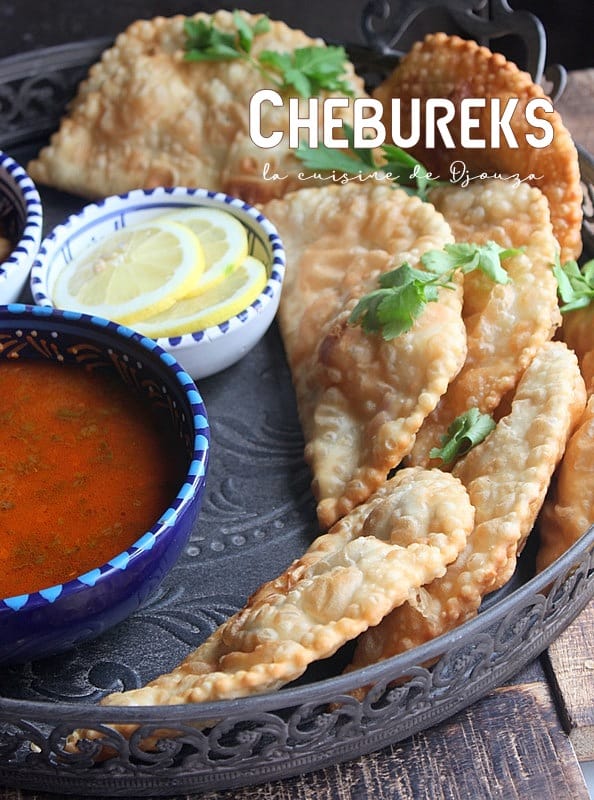 Chibureks, chaussons salés farcis à la viande hachée