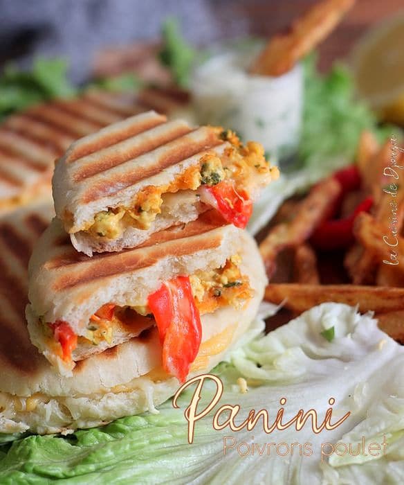 Panini au poulet fromage et poivrons