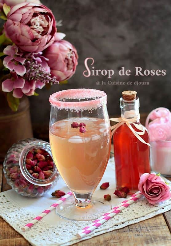 Boisson desaltérante au sirop de roses