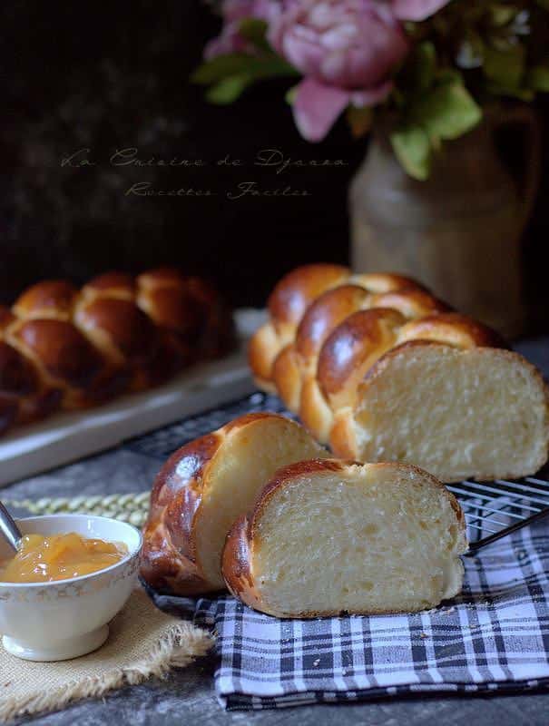 Brioche tressée sans lait et sans beurre à la mie filante