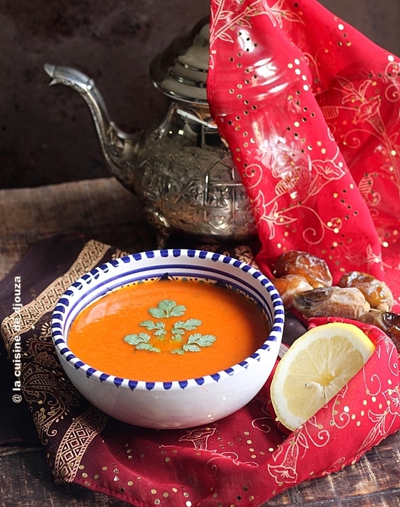 Soupe automnale à la tomate