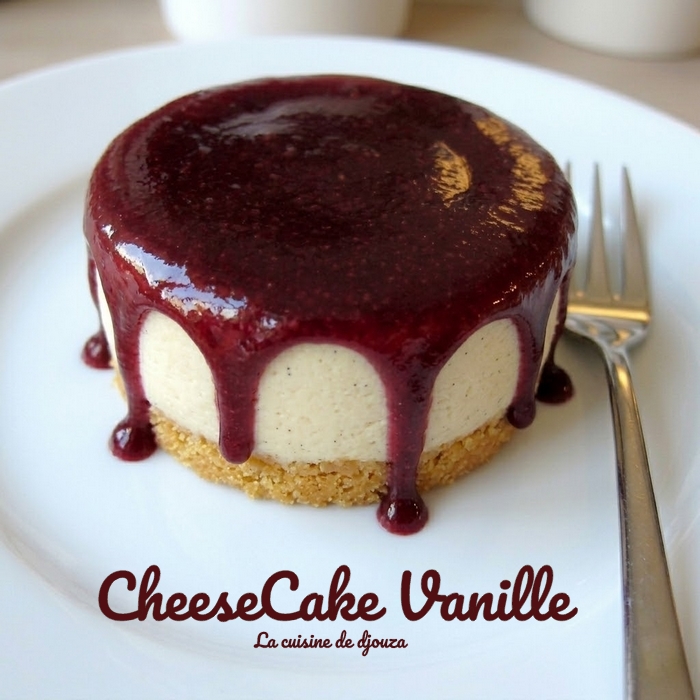 Gateau cheesecake à la vanille et coulis de cassis