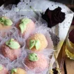 Gâteaux de fête en forme de pêches et abricots