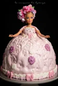 Gâteau Barbie en pâte à sucre