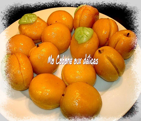 Abricots en pâte d'amande massepain maison