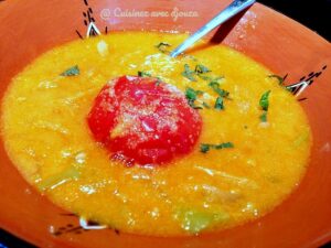Soupe de semoule à l'ail