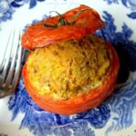 Tomates farcies au boulgour thon épices et coriandre