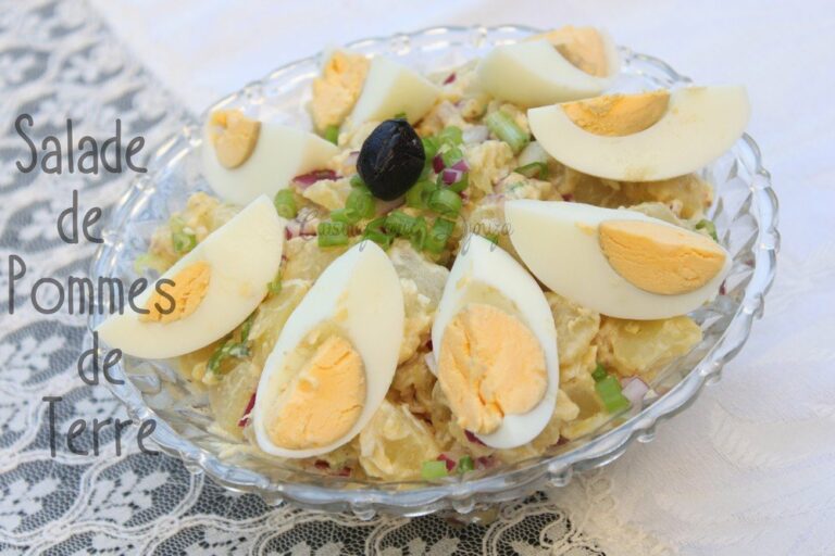 Salade de pommes de terre aux oignons et oeufs durs