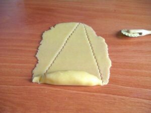 découpez en forme de triangle