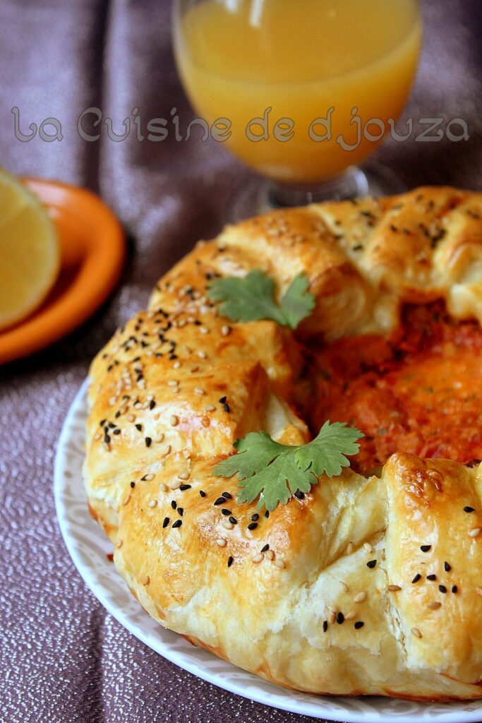 Tourte au thon et à la tomate (pâte feuilletée)