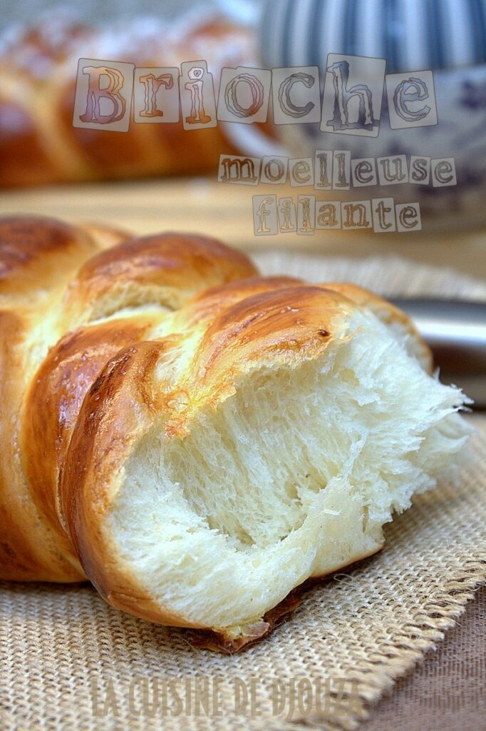 Brioche Tressée Moelleuse à Quatre Branches Et Sa Mie Filante