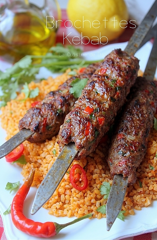 Brochettes de viande hachée turque au boulgour rouge