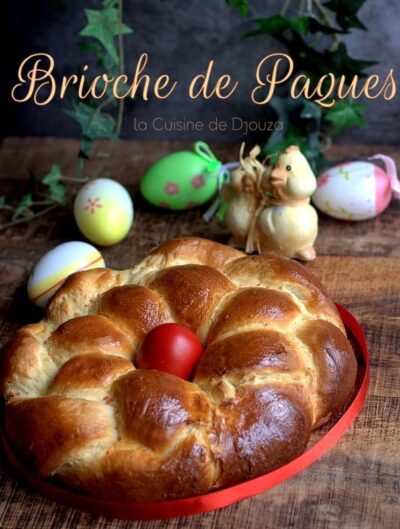 Brioche Dorée et Tressée en Couronne Pour Pâques