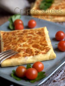 Crêpe salée savoureuse aux lardons et fromage