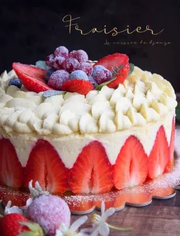 Gâteau fraisier aux fraises d'anniversaire