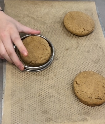 Cookies généreux et gourmands façon cedric grolet aux noisettes entières