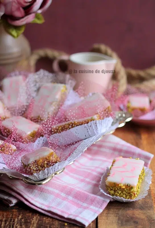 Gâteau au fondant et confit de fraise