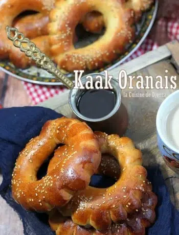Kaak oranais brioché traditionnel en couronne
