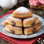 Beignets triangles moelleux fourrés au nutella