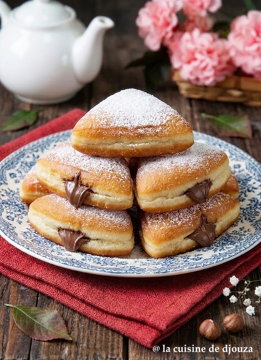 Beignets triangles fourrés au nutella