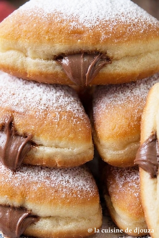 Beignets triangles moelleux garnis de Nutella