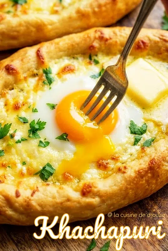 le pain khachapuri au fromage adjarien
