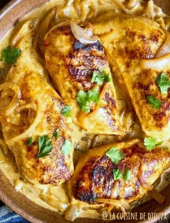 Escalopes de poulet sauce oignons et parmesan